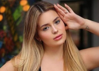 Viih Tube pede ajuda dos seguidores na escolha de vestido de noiva: “É muito aberto e curto?”