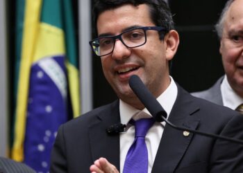 PF mira deputado do RJ e fraudes em contratos de R$ 200 milhões 