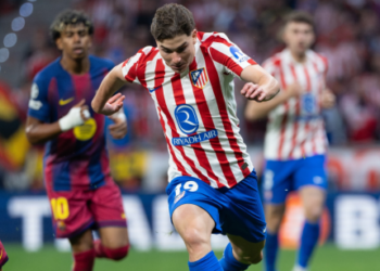 Atlético de Madrid ironiza interesse do Barcelona em Álvarez com “proposta” a Yamal